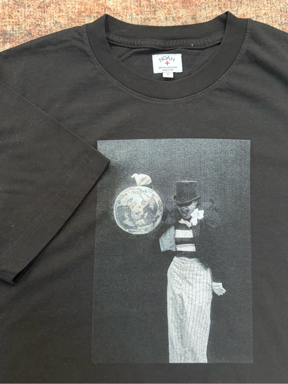 NOAH NYC Globe Graphic T-Shirt Men’s Medium Black Made in USA Recycled Cotton